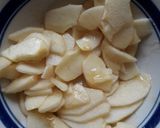 Foto del paso 2 de la receta: Cuadraditos de ricota, manzana y nueces