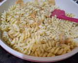 Foto langkah ke 3 dari resep Makaroni Spiral Carbonara Keju.