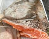 Foto langkah ke 1 dari resep Sop Kepala Ikan Salmon.