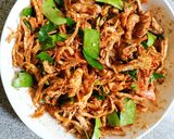 Hình bước làm 2 của món Khô gà lá chanh