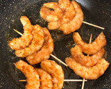 Foto del paso 3 de la receta: Mini brochetas de langostinos marinados