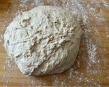 Foto del passaggio 5 della ricetta Pizza speck e pesto