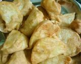 A picture of step 9 of Gobhi,potato and palak ke pakore.