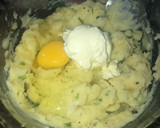 Foto del paso 2 de la receta: Bomba de papas al horno con verdeos y mozzarella