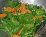 Foto langkah ke 5 dari resep Bakmi sayur pedas.