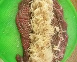 Savanyú káposztával töltött szűzpecsenye édesburgonya pürével recept fázis 3 fotója