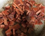 Foto del paso 2 de la receta: Arroz integral con salchicha y cecina