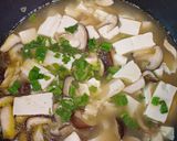 Hình bước làm 2 của món Canh đậu làng Mơ nấu nấm tươi