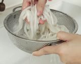 Foto langkah ke 4 dari resep Mie Tepung Beras Devina Hermawan.