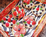 Foto del paso 6 de la receta: Tartaletas veganas saludables de coco 🥥 y frutas 🍓🫐🍃