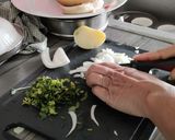 A picture of step 1 of Bread And Gravy (Pav Bhaji).