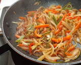 Foto del paso 2 de la receta: Espaguetis con toque oriental