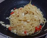 Foto langkah ke 5 dari resep One Pan Spaghetti Aglio Olio.