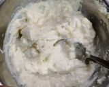 A picture of step 3 of Jain Cheese burst pizza.