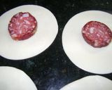 Foto del paso 3 de la receta: Ojitos de longaniza con hojaldre - bol au vent