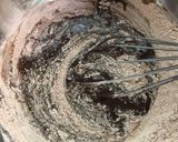 Foto langkah ke 5 dari resep Cheese Swirl Brownie.