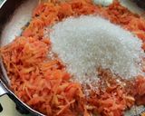 गाजर हलवा (gajar halwa recipe in marathi) रेसिपी स्टेप 4 फोटो 