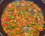 Foto del paso 3 de la receta: Arroz con pollo costillar y bajocas(judías)