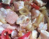 Foto del paso 3 de la receta: Tarta de brócoli y zanahoria rellena de pollo (sin harina)