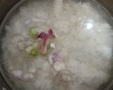 Foto langkah ke 3 dari resep Bubur Nasi Ayam Sayur.