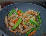 Foto langkah ke 4 dari resep Tumis sayur vegetarian.