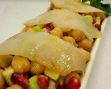 Foto del paso 2 de la receta: Ensalada de garbanzos con bacalao ahumado y Granada