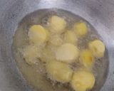 A picture of step 2 of Dum Aloo-.