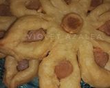 Foto langkah ke 14 dari resep Donat Bunga Sosis Gurih Renyah ala Violet Azalea.