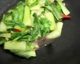 Foto langkah ke 2 dari resep Tumis sawi saus tiram.