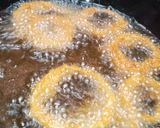 A picture of step 5 of Onion rings.
