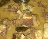 Foto langkah ke 4 dari resep Balungan Sapi Masak Kuning.