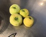 Une image de l'étape 2 de Compote de pommes et pêches de vigne.