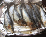 Foto del paso 6 de la receta: Sardinas al ajillo cocinadas en horno