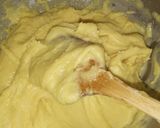 Foto del paso 7 de la receta: Croquembouche (masa choux y crema pastelera)