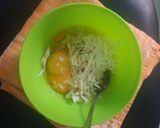 Foto langkah ke 2 dari resep Telur Dadar Sayur.