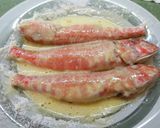 Foto del paso 3 de la receta Salmonetes fritos con guarnición de espárragos