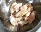 Hình bước làm 1 của món Cánh gà chiên giòn
