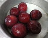 A picture of step 1 of Plum Chutney.