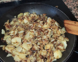 Foto del paso 2 de la receta: Tortilla de patatas con cebolla