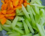 Foto langkah ke 1 dari resep Sayur wortel dan labu siam.
