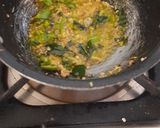 A picture of step 2 of Stuff chilli.