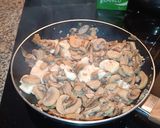 Foto del paso 3 de la receta Revuelto de champiñones con gorgonzola