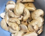 Foto langkah ke 1 dari resep Brokoli Jamur Kancing Saus Tiram.