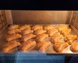 Hình bước làm 3 của món Crescent roll hình quạt