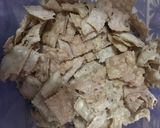Foto langkah ke 4 dari resep Kue Bawang kesukaan keluarga.