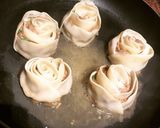 A picture of step 9 of Rose dumplings.