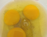 Foto langkah ke 2 dari resep Telur dadar baso.