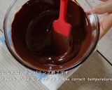 A picture of step 14 of Basic Dark Chocolate Bon Bons / Bonbon de Chocolat.