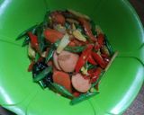Foto langkah ke 5 dari resep Tumis Sayur Campur² buncis, wortel, babycorn, sosis sederhana.