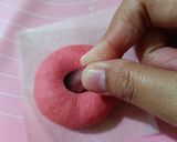 Foto langkah ke 4 dari resep Donat Red Velvet Keju.